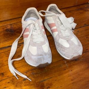 CUTE BAREFOOT SHOES WORN ONCE IN MINT CONDITION